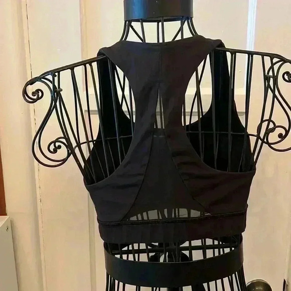 Lululemon Invigorate Bra-Sz 6 - Picture 3 of 5